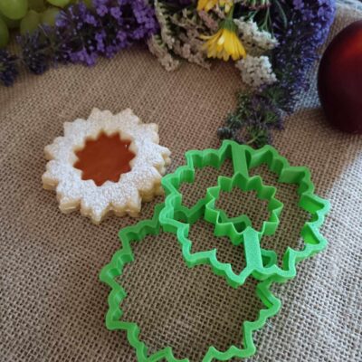 Dobócsillag formájú linzer kiszúró szett