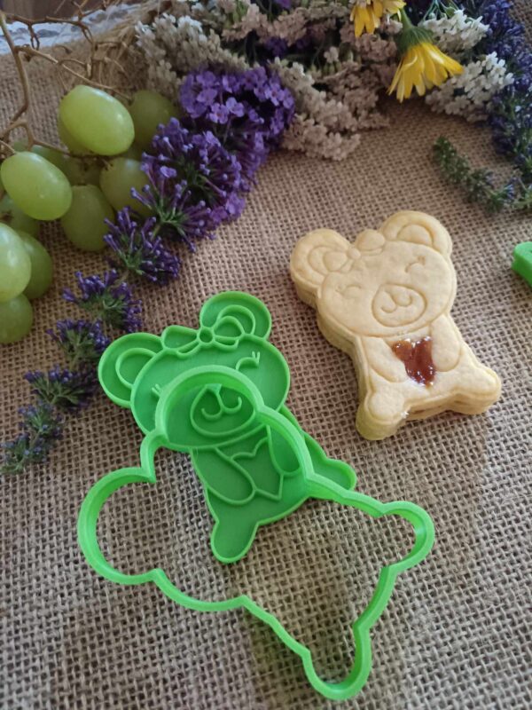 Maci lány linzer kiszúró és mintázó