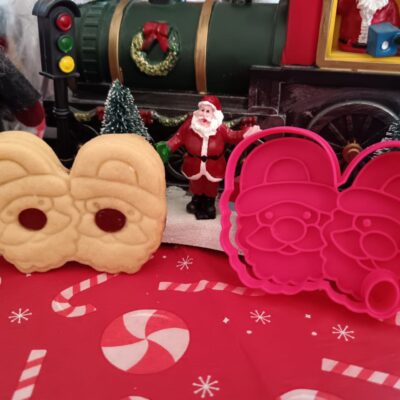 Mikulás papucsa kiszúró és mintázó