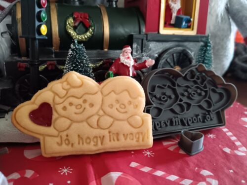 Jó, hogy itt vagy feliratos kiszúró és mintázó mézivel
