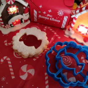 Linzer kiszúró szett szaloncukorral