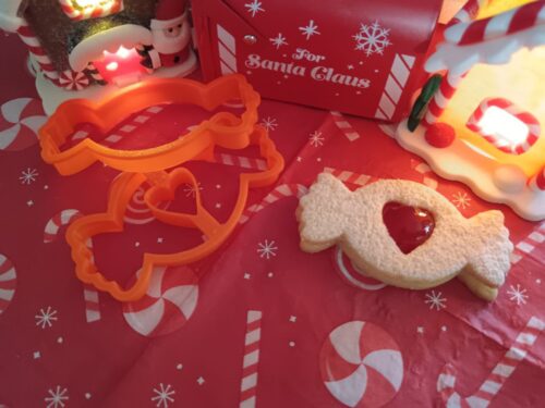 Szaloncukor szívvel linzer kiszúró szett