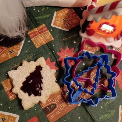 Csillag linzer kiszúró szett karácsonyfával