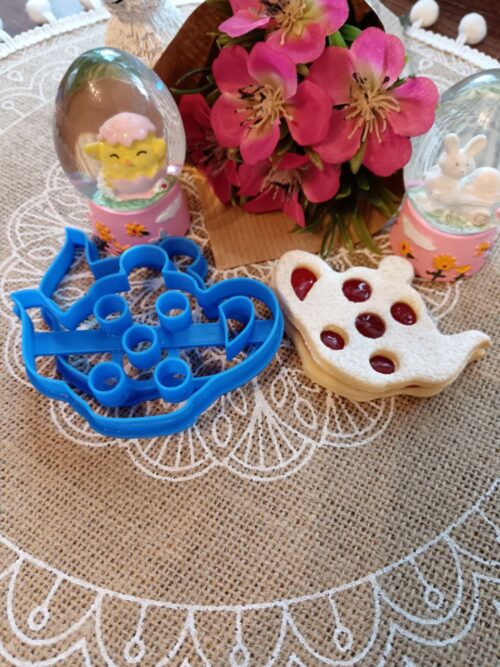 Pöttyös teakaland linzer kiszúró szett