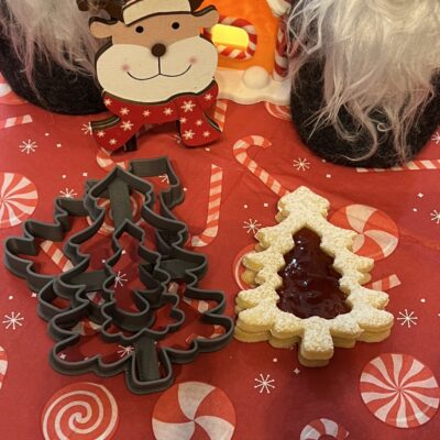 Varázsfenyő linzer kiszúró szett