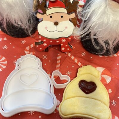 Mesés pomponsapka linzer kiszúró szett és mintázó